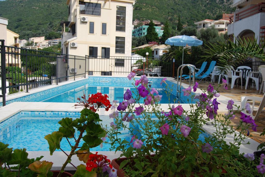 Apartments Srzentic Petrovac na moru Exterior foto