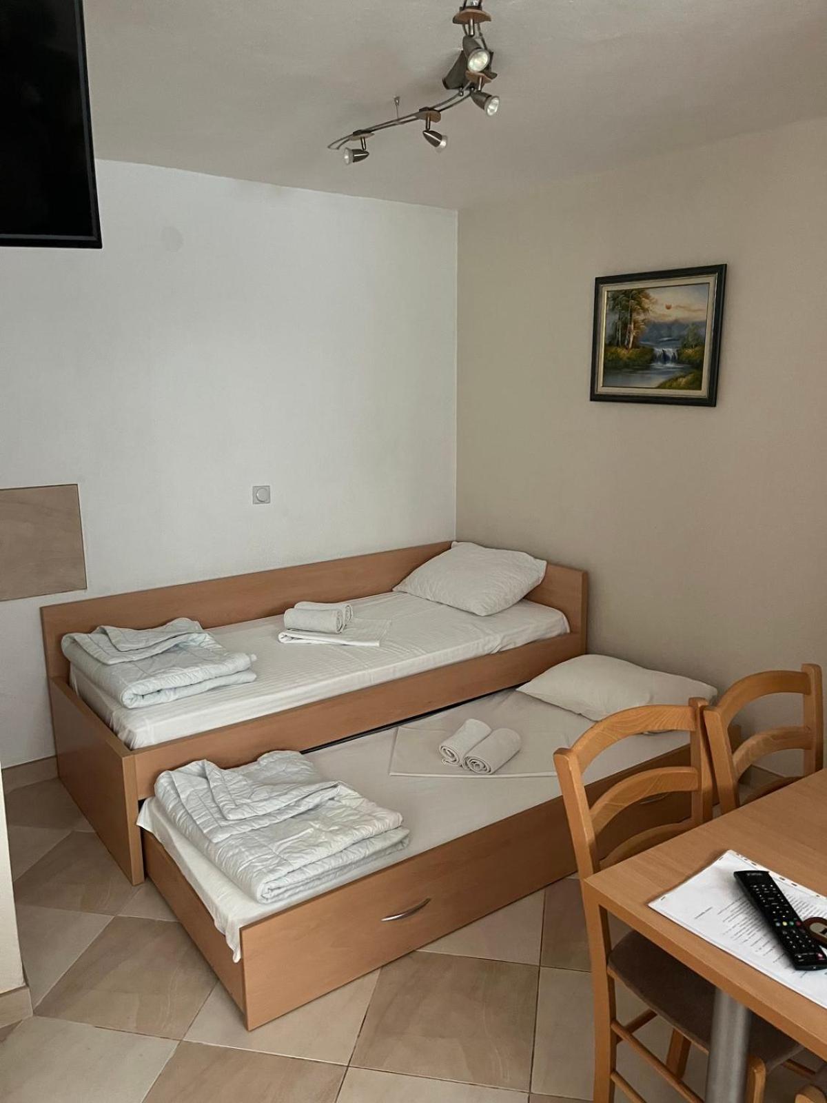 Apartments Srzentic Petrovac na moru Exterior foto
