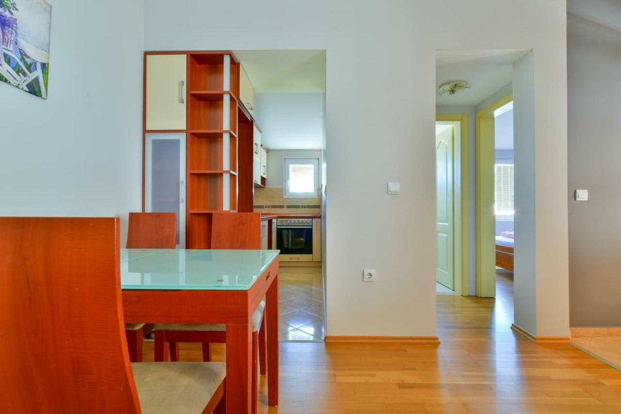 Apartments Srzentic Petrovac na moru Exterior foto